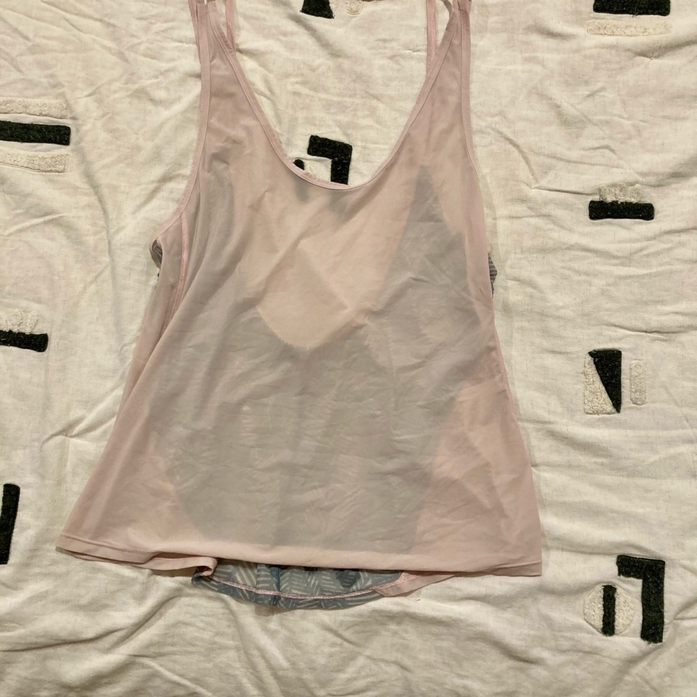 Lululemon tank size 6 RARE - Picture 2 of 2
